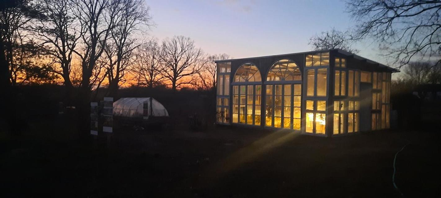 Zirkuswagen Glamping Fuer 2 Mit Veranda Kueche Netflix Parken Und Hofladen Steinhofel Exterior photo